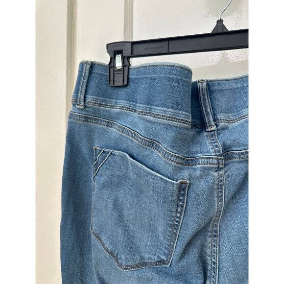 Apt 9 women’s size 16, dark blue jeans - Picture 8 of 9